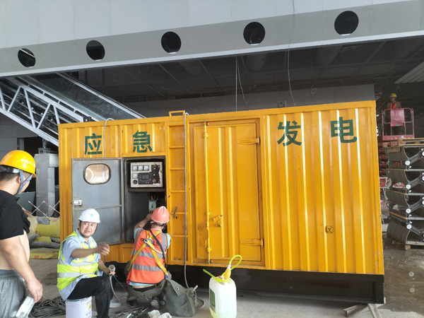 隆安怎样判断空气滤清器是否需要更换？