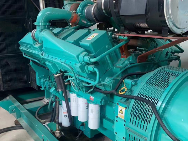 隆安更换100kW柴油发电机组机油时，需要注意哪些事项？